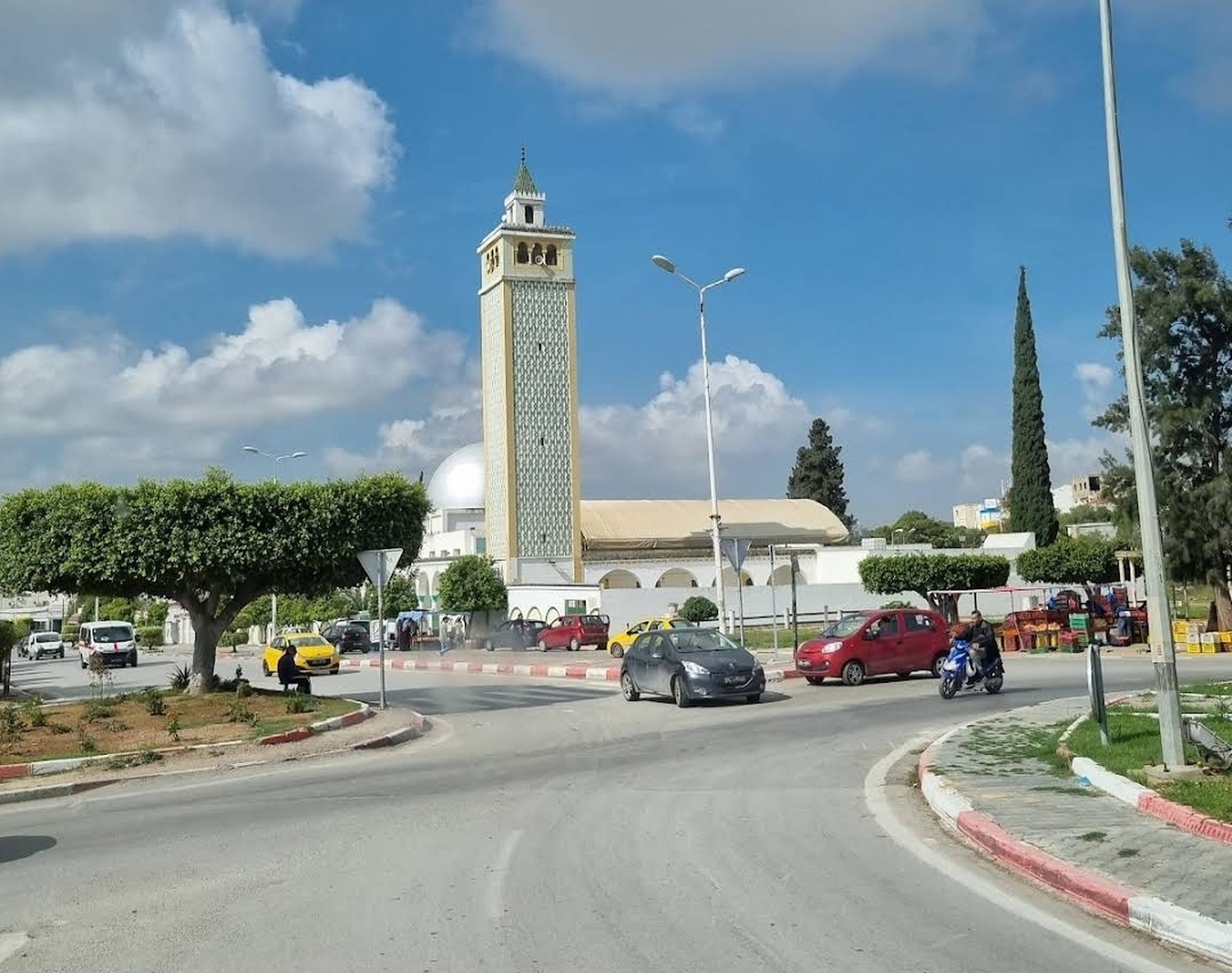 Photo de جامع عزيزة عثمانة