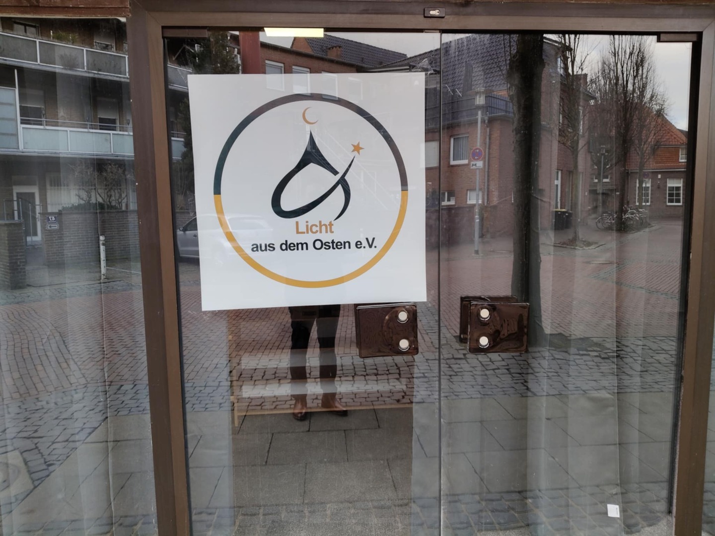 Foto von Licht aus dem Osten Verein
