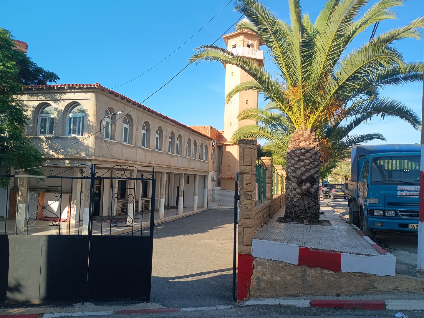 Photo de مسجد أبي بكر الصديق الحمدانية شرشال
