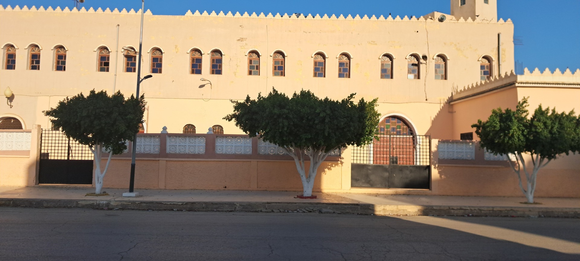 Photo de مسجد الرحمة - برمادية
