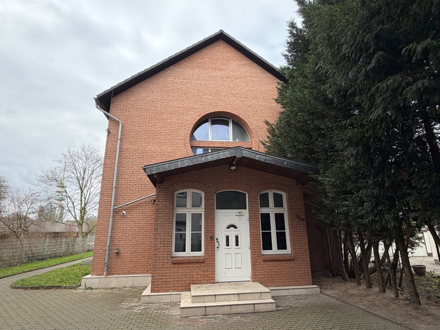 Foto von UKM Medrese-i Nuriye